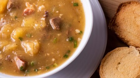 Caldo casero de carne